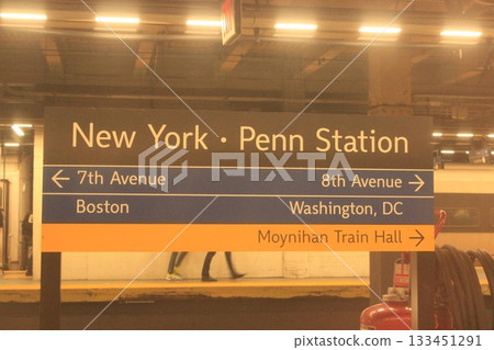 紐約冬季城市景觀和聖誕燈飾旅遊風景，自由女神像，9/11紀念館，地鐵 133451291