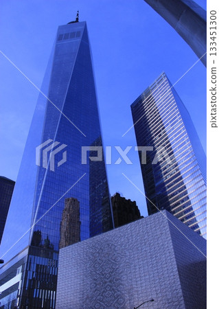 紐約冬季城市景觀和聖誕燈飾旅遊風景，自由女神像，9/11紀念館，地鐵 133451300