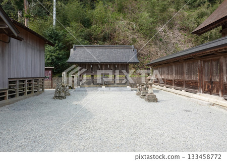 A northern sub-shrine dedicated to the four gods, located next to the main hall of Sada Taisha Shrine in Izumo Ninomiya A northern sub-shrine dedicated to the four gods, located next to the main hall of Sada Taisha Shrine in Izumo Ninomiya 133458772