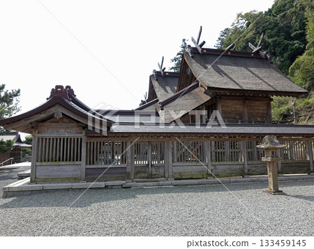 The main hall of Sada Taisha Shrine is registered as a major cultural property and is the second shrine in Izumo Province. The main hall of Sada Taisha Shrine is registered as a major cultural property and is the second shrine in Izumo Province. 133459145