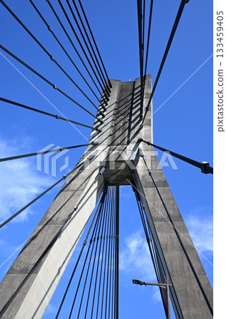 秋日的天空和烏塔根卡橋 秋日的天空和烏塔根卡橋 133459405
