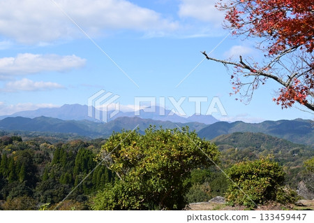 深秋時節,從岡城遺址眺望九重山脈。 深秋時節,從岡城遺址眺望九重山脈。 133459447
