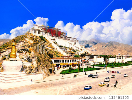 西藏拉薩布達拉宮的壯麗景色 133461305