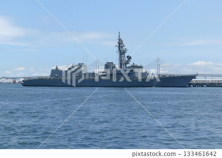 Port city Yokohama 133461642