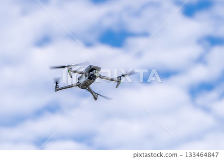 無人機飛行 133464847
