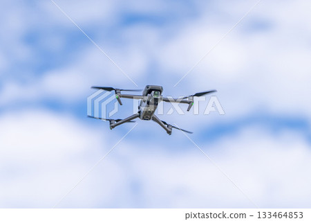 無人機飛行 133464853