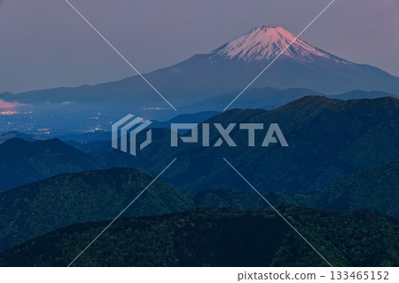 Tanzawa Table Ridge·從山王塔看到的黎明富士山 133465152