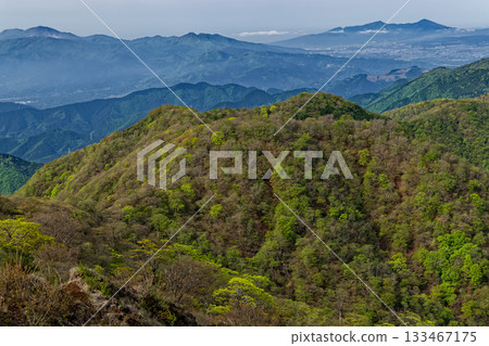 Fresh green mountain ranges seen from Tonodake in Tanzawa and Mount Ashitaka in Hakone Fresh green mountain ranges seen from Tonodake in Tanzawa and Mount Ashitaka in Hakone 133467175