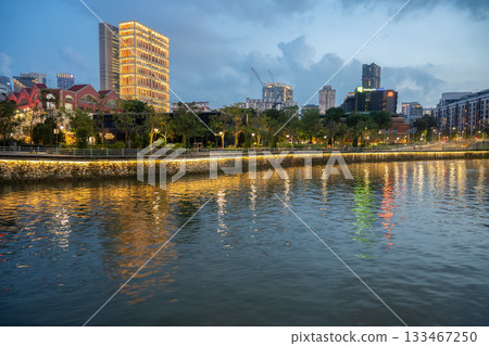 新加坡克拉碼頭的傍晚景色 133467250