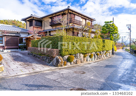 [Important Preservation District for Groups of Traditional Buildings] Saga Toriimoto Winter Streetscape 29 Ukyo Ward, Kyoto City, Kyoto Prefecture 133468102