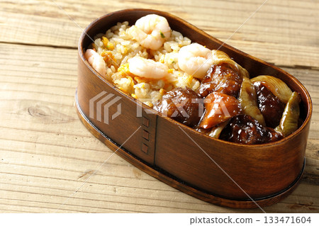 Shrimp fried rice and black vinegar sweet and sour pork bento 133471604