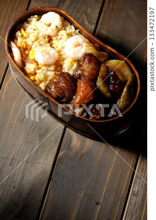 蝦仁炒飯和黑醋糖醋豬肉便當 133472197