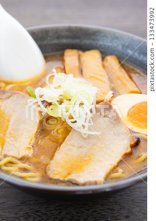 美味的味噌拉麵 133473992