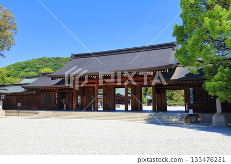 [奈良縣]晴天的橛原神社南門 133476281
