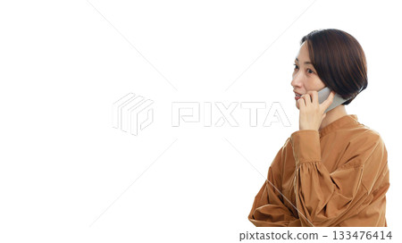 打電話的女人（大圖）文字資料 133476414