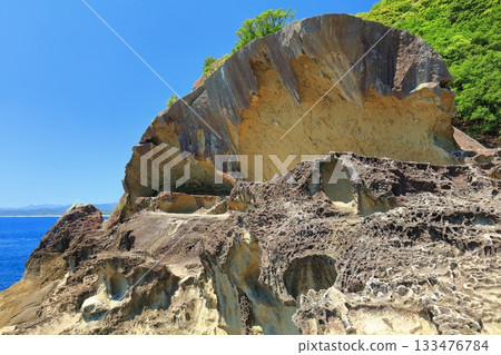 [Mie Prefecture] Senjojiki at Onigajo Castle on a clear day 133476784