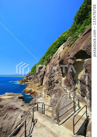 [Mie Prefecture] The inner gate of Onigajo Castle on a clear day 133476788
