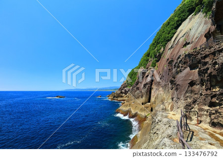 [Mie Prefecture] The inner gate of Onigajo Castle on a clear day 133476792