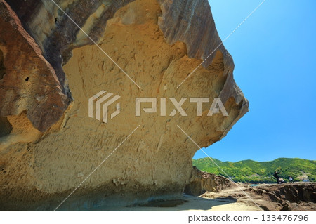 [Mie Prefecture] Senjojiki at Onigajo Castle on a clear day 133476796