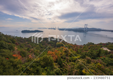 日本瀨戶大橋美麗的秋景 133480731