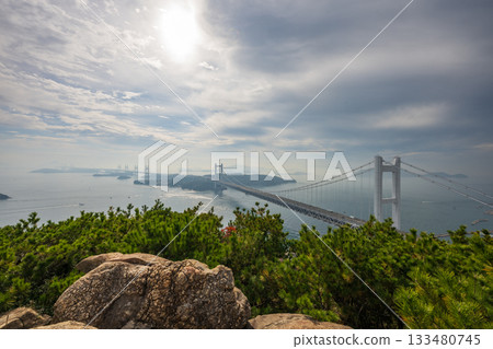 日本瀨戶大橋美麗的秋景 133480745