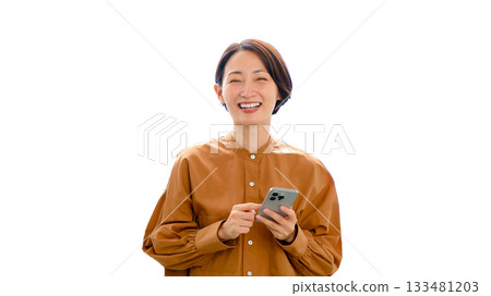 摳圖文字 - 手機螢幕上的女性圖像(大圖) 摳圖文字 - 手機螢幕上的女性圖像(大圖) 133481203