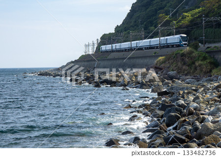 The Saphir Odoriko sails past Sagami Bay 133482736