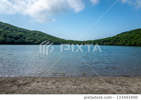 Lake Konuma on Mount Akagi in Gunma Prefecture, with a blue summer sky and a magnificent view of water and forest 133483400
