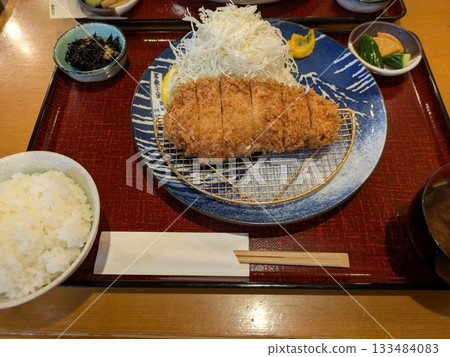 delicious dinner 133484083