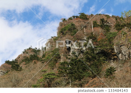 Ishizuchi山系統在秋天 133484143