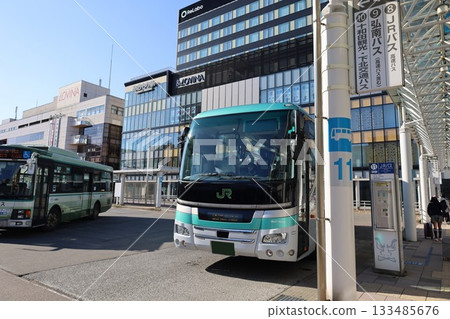 JR青森站東口大樓商業設施「&LOVINA」巴士前往青森機場 133485676