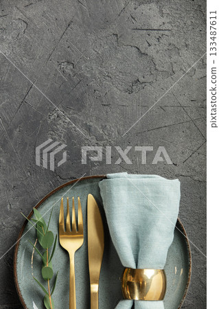 Culinary Flat-Lay Collection with Modern Gold Cutlery, Vintage Utensils, Spices, Textiles, Seasonal Leaves, and Kitchen Decor 133487611