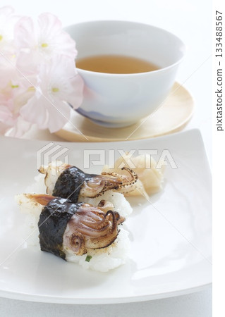 魷魚須握壽司 133488567