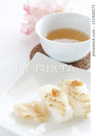 Grilled flatfish sushi 133488572