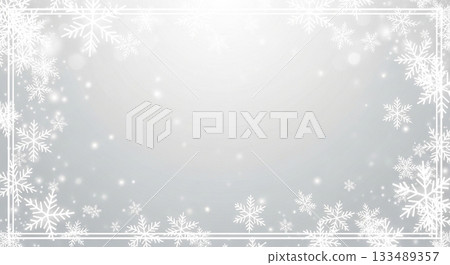 優雅的冬季邊框背景,以銀色為主色調,白色雪花遍布邊緣。 優雅的冬季邊框背景,以銀色為主色調,白色雪花遍布邊緣。 133489357