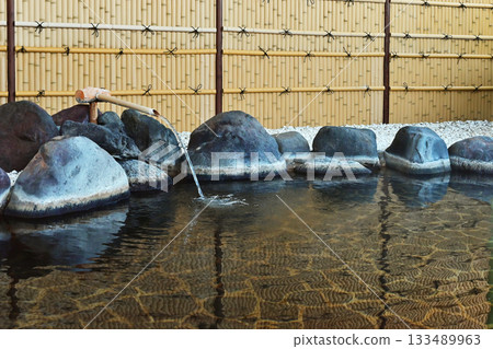 Open-air bath scenery, hot spring, hot spring image, image material 133489963