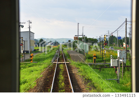 Scenery between Nishi-Goryo Station and Nishi-Sewa Station on the JR Hokkaido Furano Line (early morning in summer 2023) Scenery between Nishi-Goryo Station and Nishi-Sewa Station on the JR Hokkaido Furano Line (early morning in summer 2023) 133491115