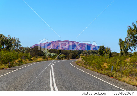 澳洲艾爾斯岩的壯麗景色 133492367