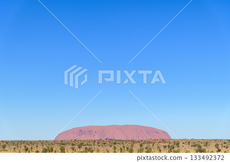 澳洲艾爾斯岩的壯麗景色 133492372