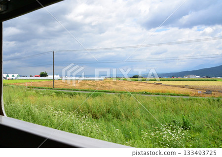 View from Furano Station to Yamabe Station on the JR Hokkaido Nemuro Main Line (Summer 2023) 133493725