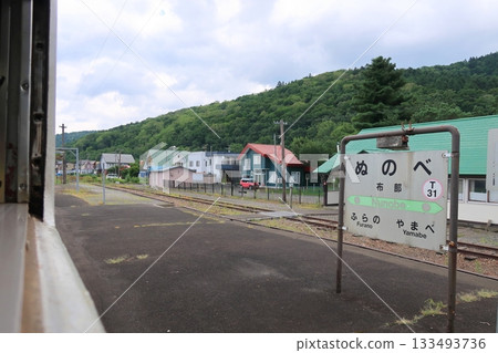 View from Furano Station to Yamabe Station on the JR Hokkaido Nemuro Main Line (Summer 2023) 133493736