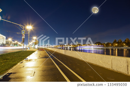 Moskva River and embankments (at night with the super moon). Moscow, Russia 133495030