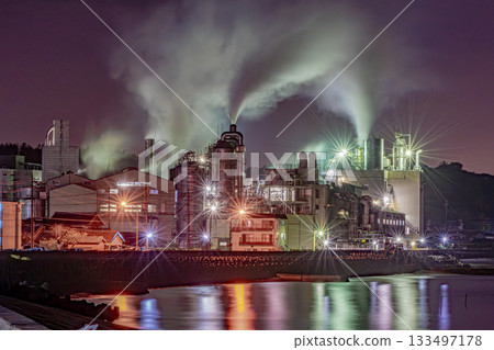 工廠夜景 133497178