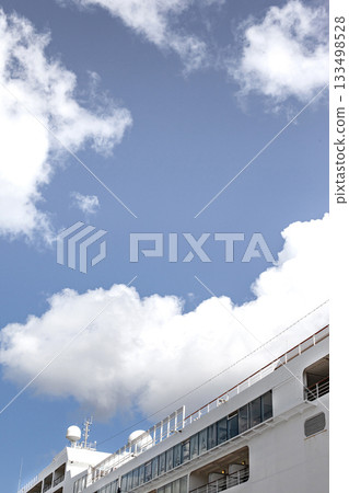 Departure imminent from the port 133498528