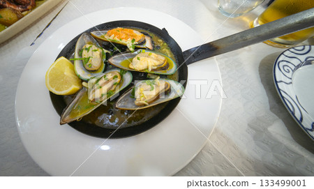 Mussels in Sauce, Portugal 133499001