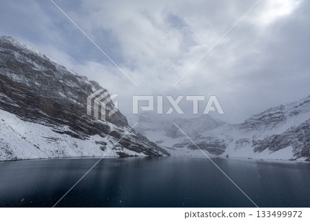 麥克阿瑟湖降下大雪 133499972