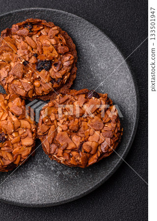 Chocolate chip cookies with caramelized nuts, a healthy sweet snack. Nut cookies 133501947