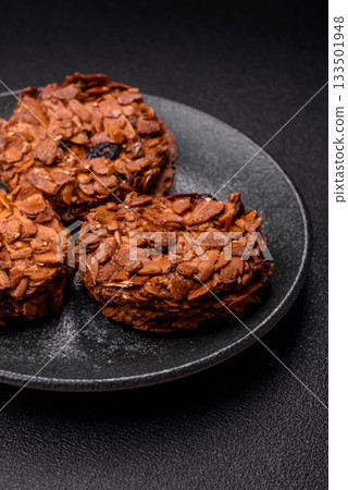 Chocolate chip cookies with caramelized nuts, a healthy sweet snack. Nut cookies 133501948