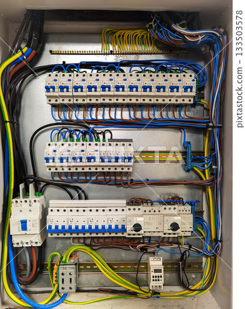 Fuse box Fuse box 133503578