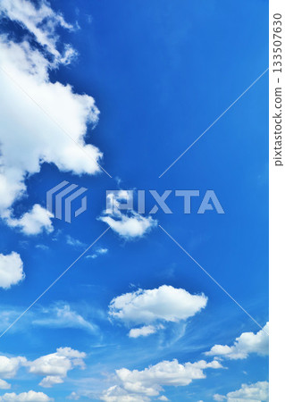 秋天天空和雲彩 133507630